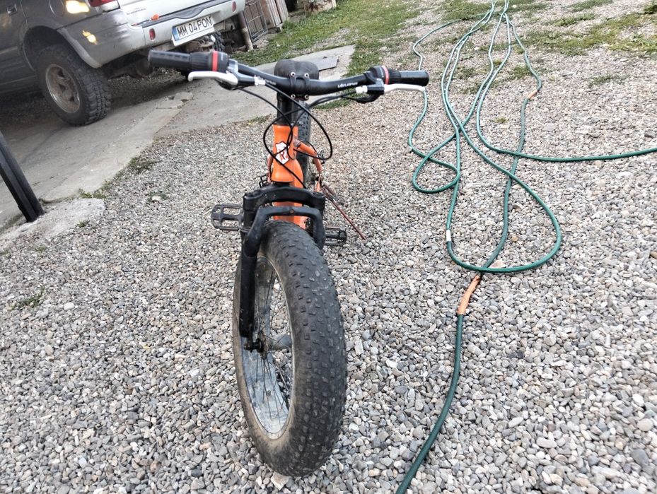 Bicicleta cu roti groase