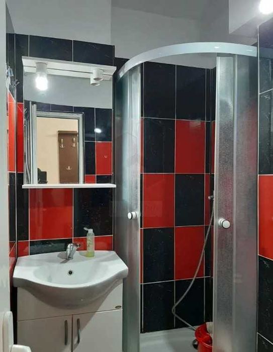 Дава се под наем Едностаен апартамент в Пловдив, Коматево - 45 кв.м за 153 € - Снимка #2