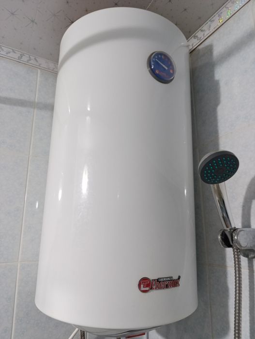 Шұғыл түрде 50л аристон сатылады! Өте жақсы істейді!