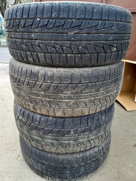 Vand anvelope 165 65 14 și 225 55 16, 205 65 15 și 225 50 17