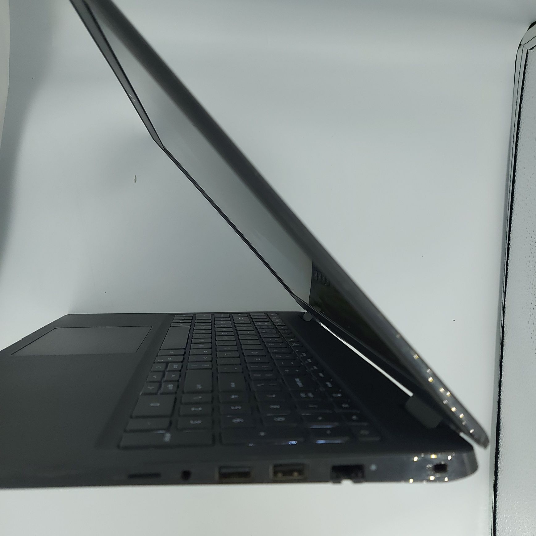 Oferta Dell Latitude i5 gen 10 8gb ddr4 ssd 256 disp 15.6 FHD bat 3h