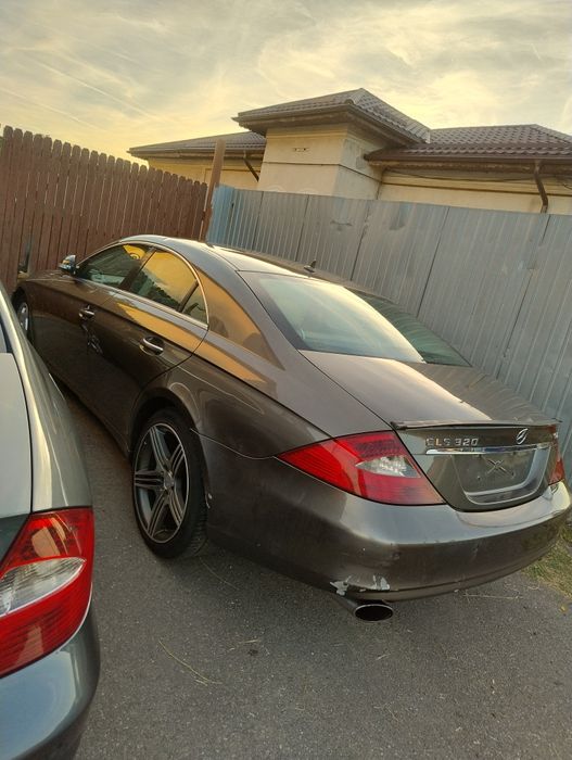 Dezmembrez Mercedes CLS W219 usa far stop bara grila perna amortizor