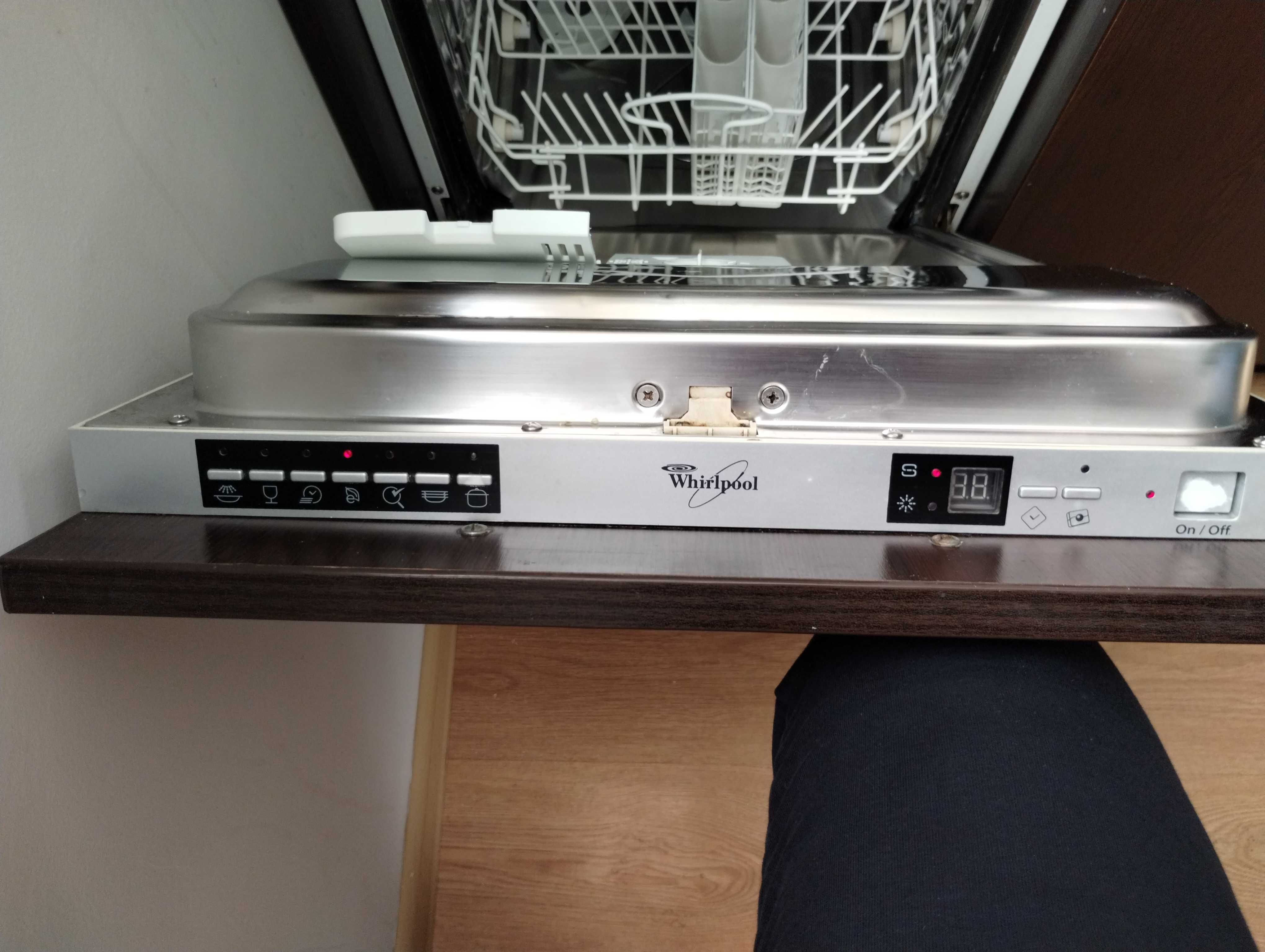Съдомиялна машина Whirlpoolза вграждане 45 см