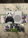 Xbox One S 1TB + 2 controllere + FIFA 21-25