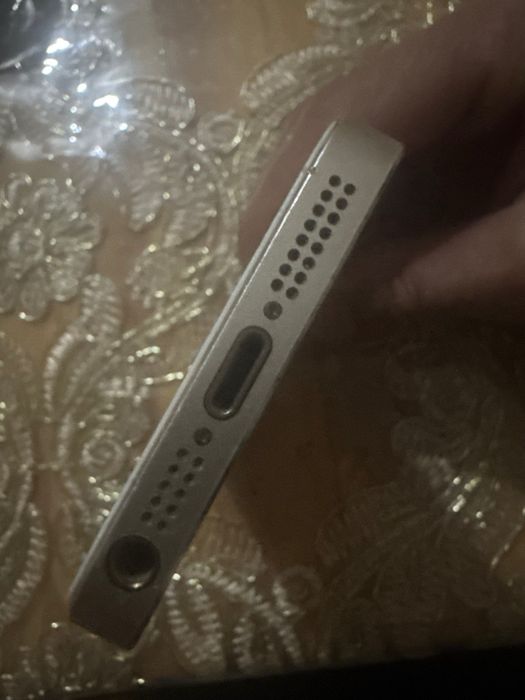 IPhone 5s 16 gb karopka dakumenti yoq