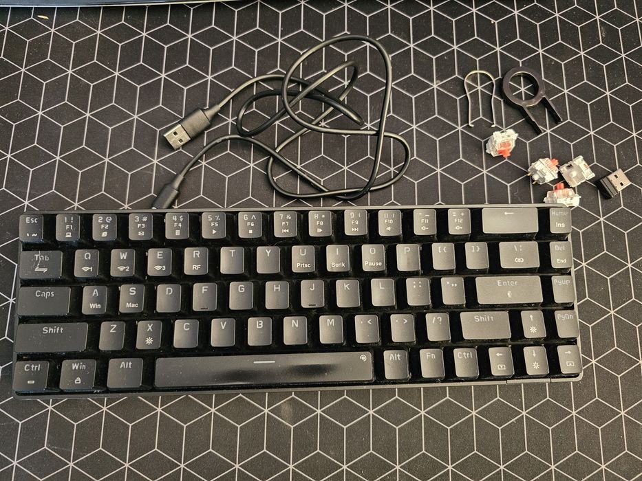 Tastatura Wireless Zenkabeat cu accesorii
