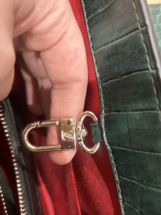 Чанта Louis Vuitton Capucines