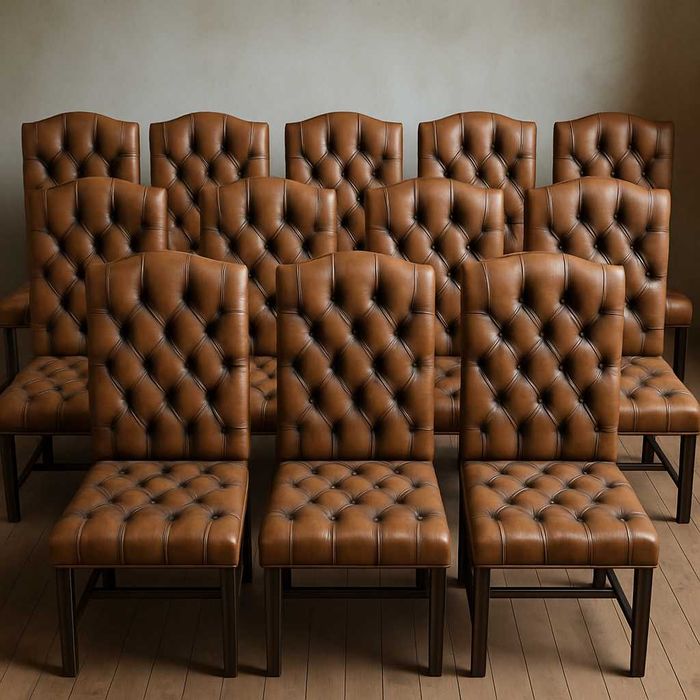 Оригинален луксозен комплект Chesterfield с маса от махагон и 12 стола