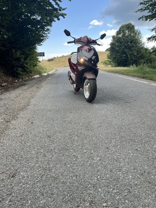 Vand scuter peugeot