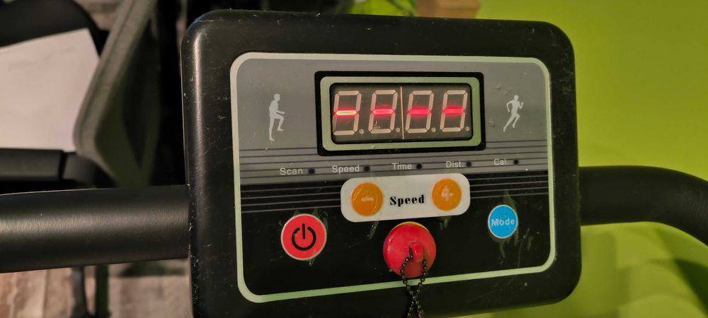 Сгъваема Pacemaker X1 бягаща пътека, подходяща и за едри хора