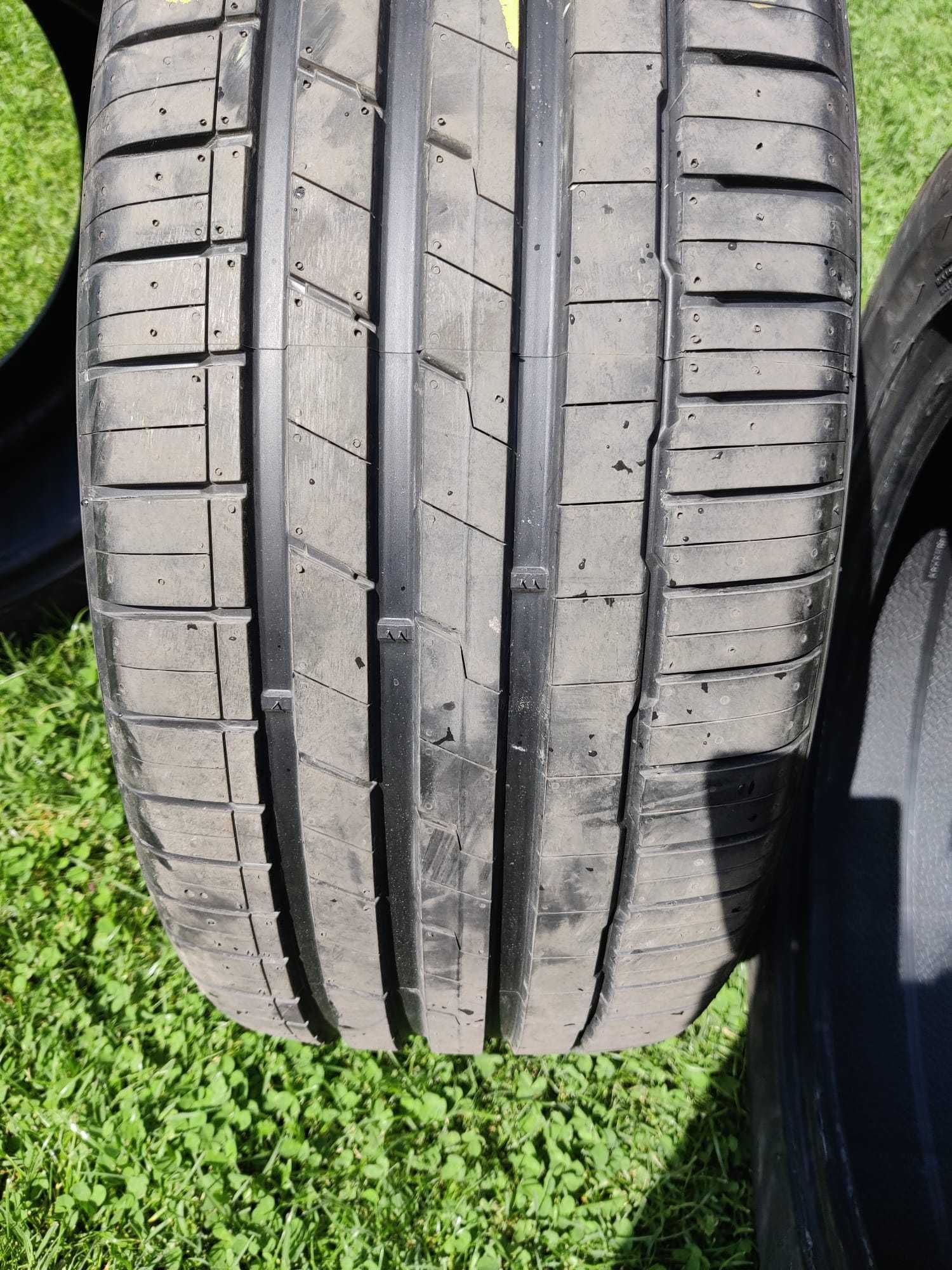 Продавам 2 броя летни гуми Hankook S1 Evo 3 - 19''