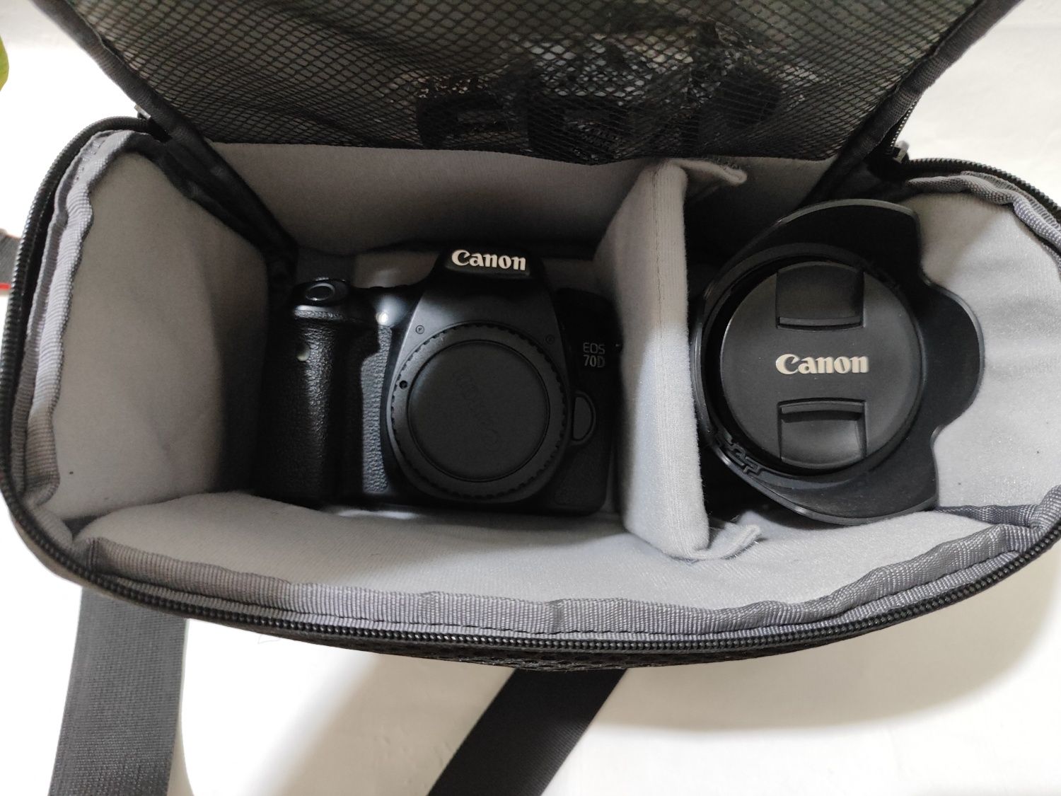 Canon EOS 70D + объектив 18-135mm сумка в комплекте