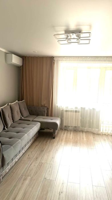 Продам 1 ком квартиру 3/5 в центре.