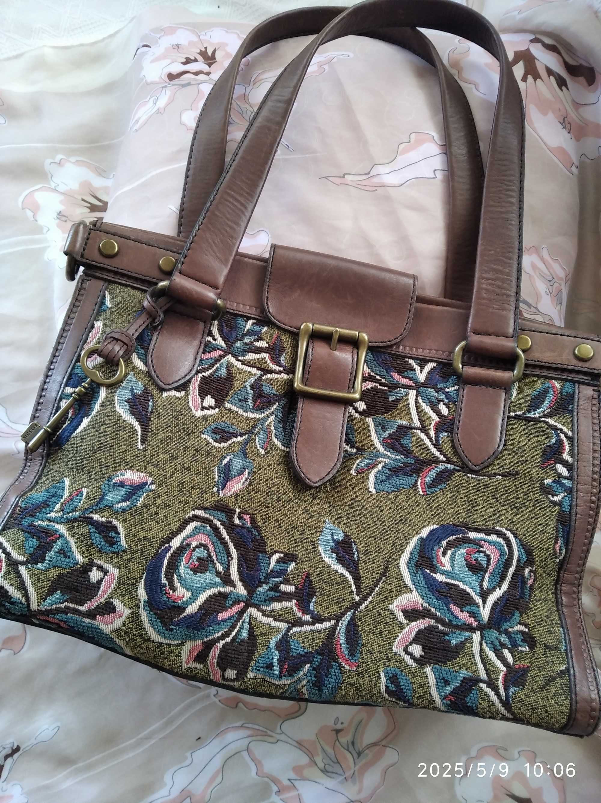 Дамска чанта Guess Fossil  и Charles David