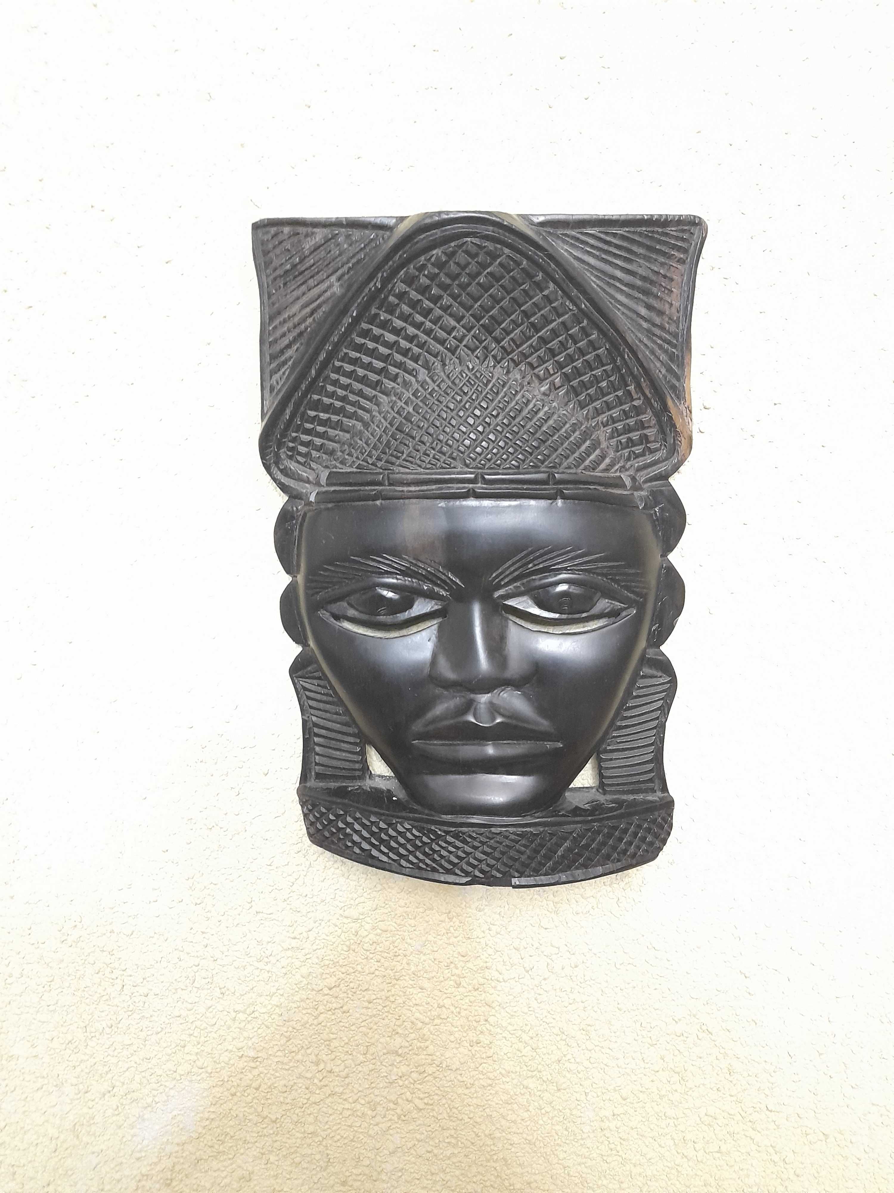 Statuete  si masti africane vintage
