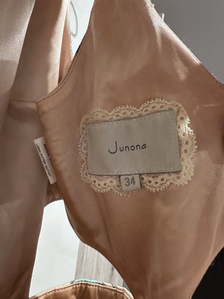 Рокля junona с флорални мотиви