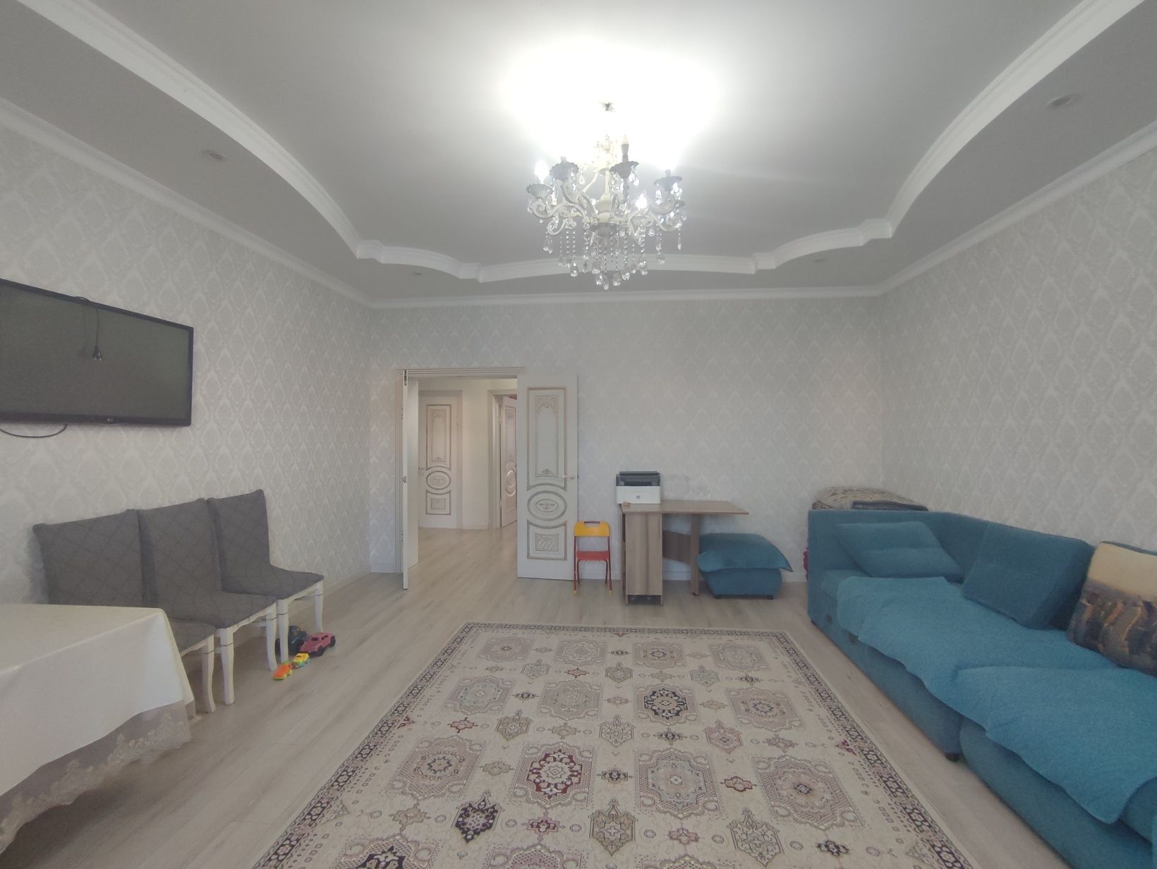 Продаю отдельностоящий дом в городе, улица Космонавтов