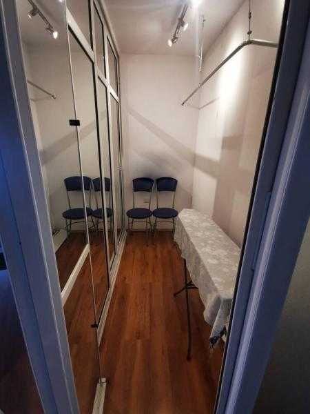 Тристаен апартамент срещу хотел България!