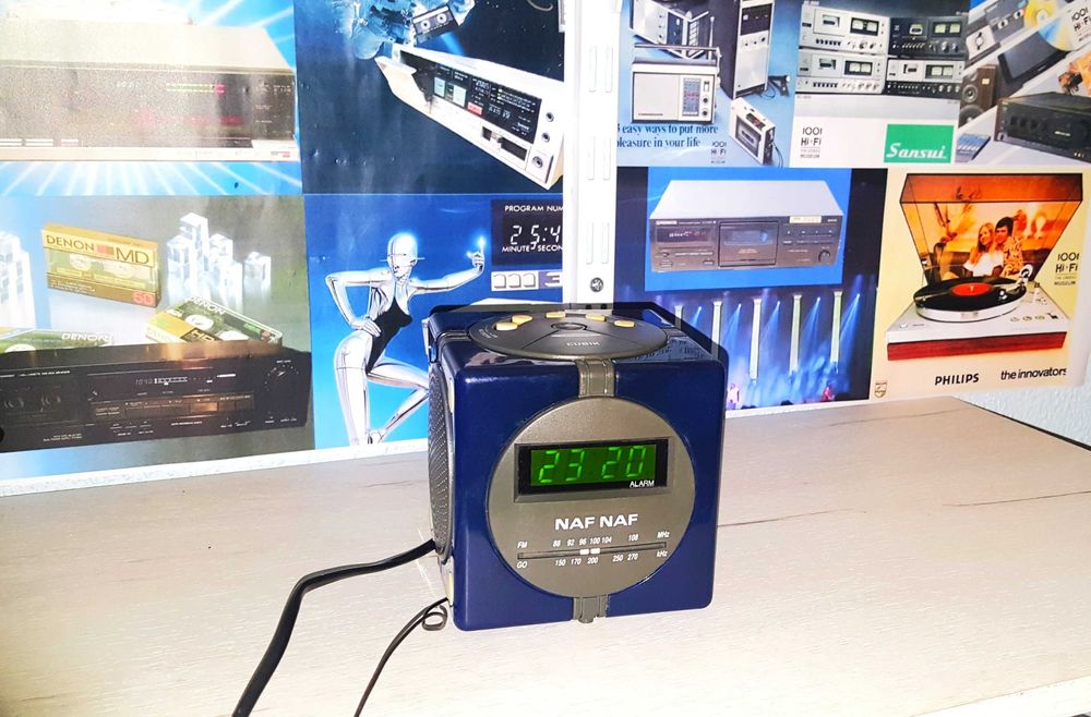 Radio cu ceas Cubik NAF NAF LW/FM  (Germania)