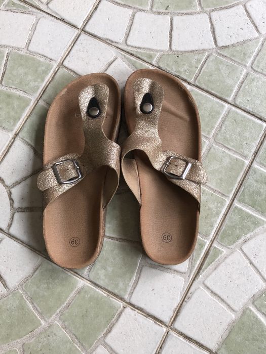 Slapi aurii cu talpa de pluta , marimea 39