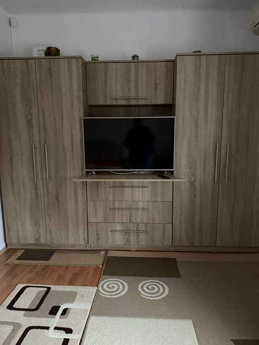 Vând mobila făcută pe comanda