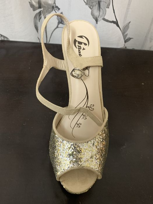 Золотимто-серебристые лабутены