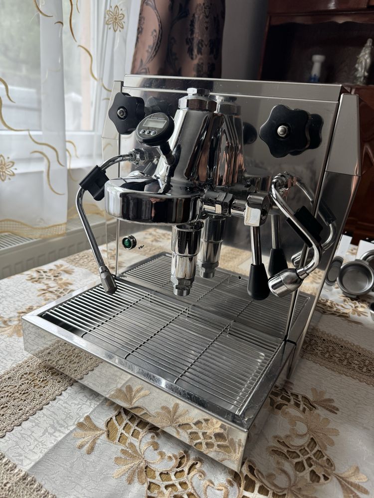 Espressor ECM Technika II, Grup E61 recent revizuit.