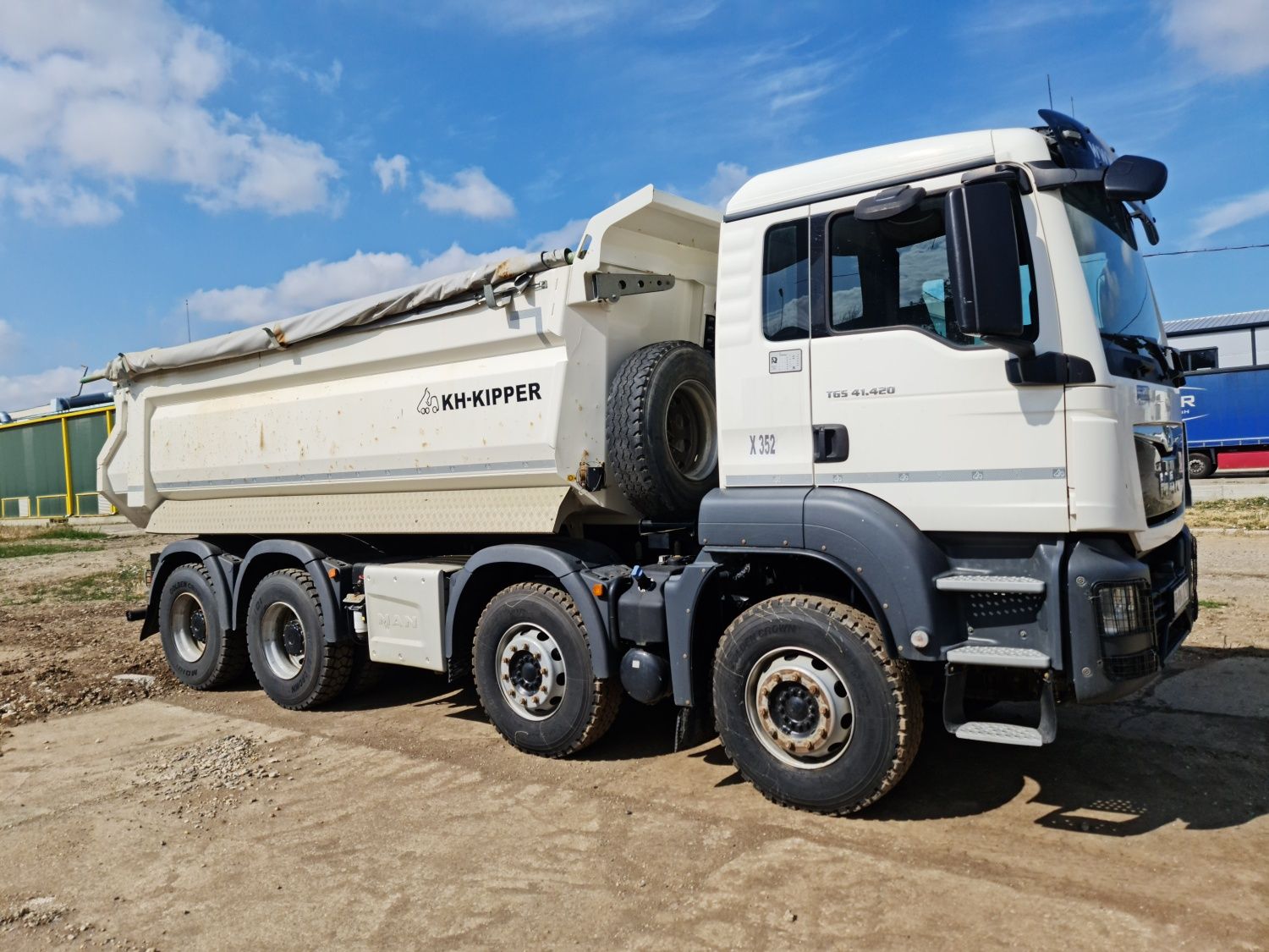Servicii inchiriere excavator, buldo excavator