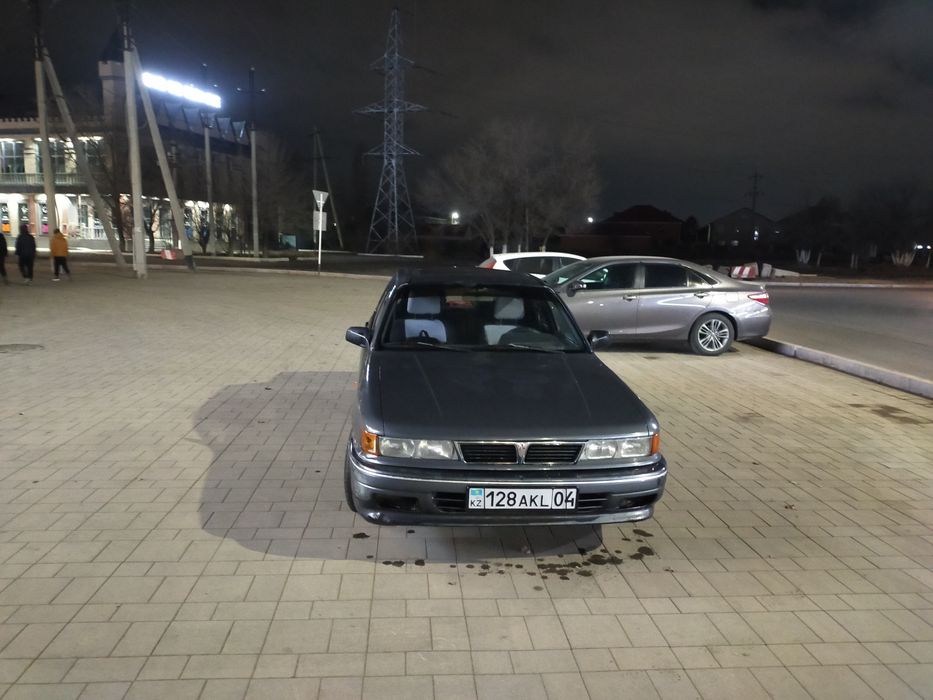 Митсубиси галат машина