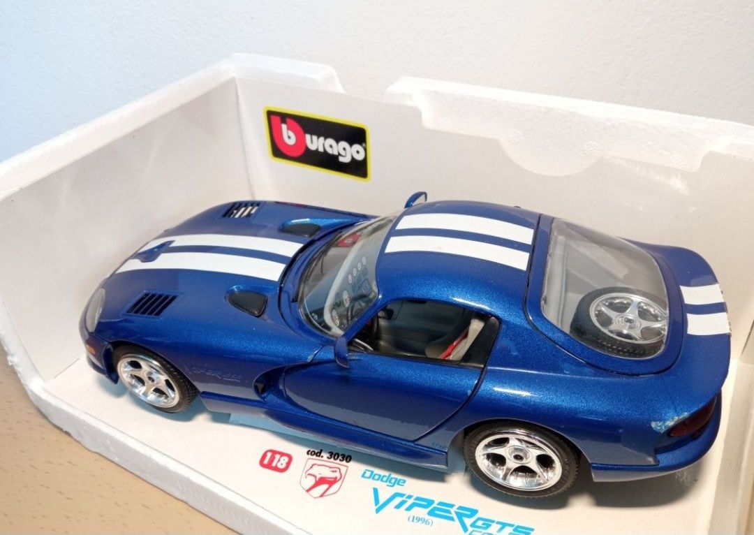 Dodge viper GTS coupe bburago 1 18 
Scara 1:18
Bburago

Pozele reflect