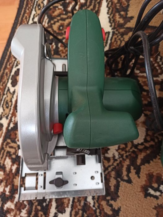 Fierăstrău electric Bosch