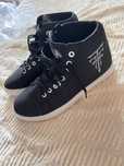Pantofi sport diferite marimi