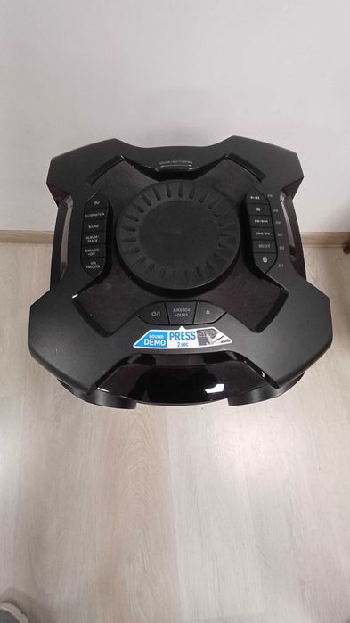 Продавам колонка PFILIPS +микровони