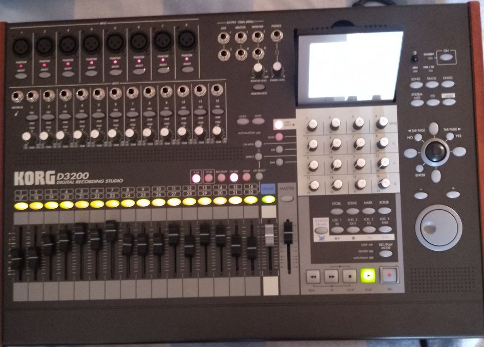 Mixer  Korg  D3200