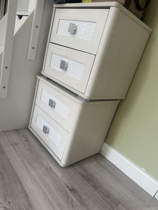 Белые тумбочки,,