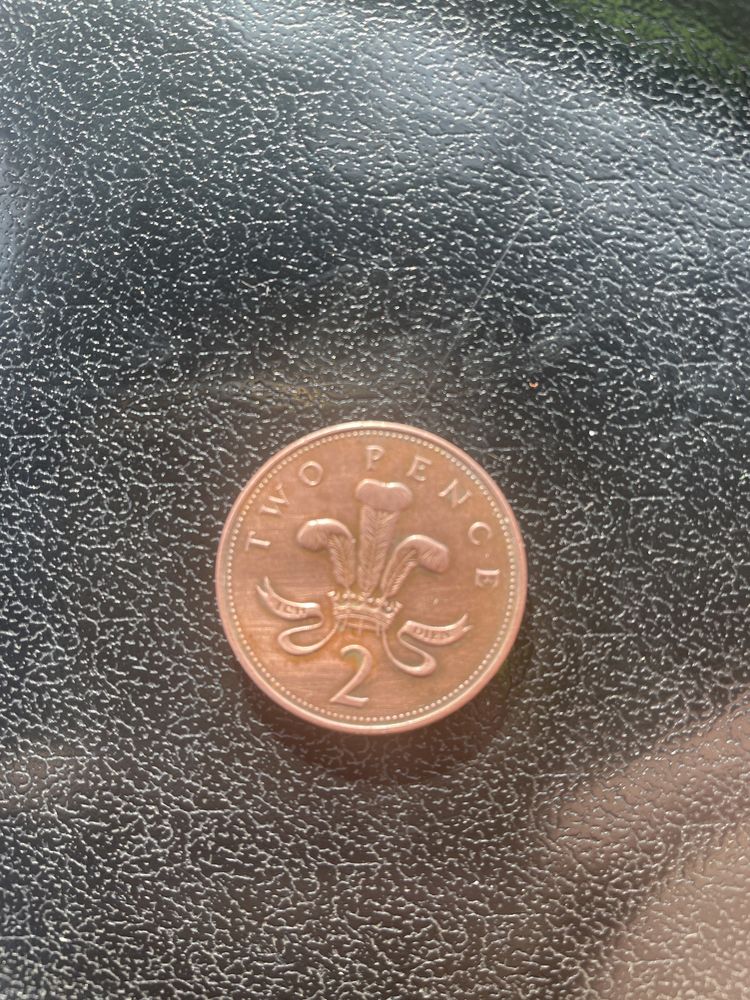 Moneda two pence