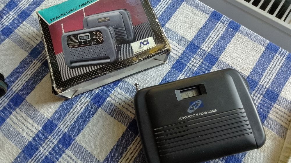 Radio portabil anii '90 Vintage Auto Roma Club
