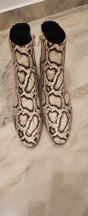 Ghete animal print, Mango