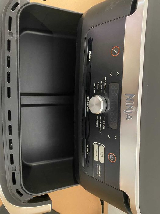 Фритюрник с горещ въздух Ninja AF500UК,10.4 л, 2470 W