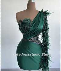 Дамска рокля в тъмно зелено