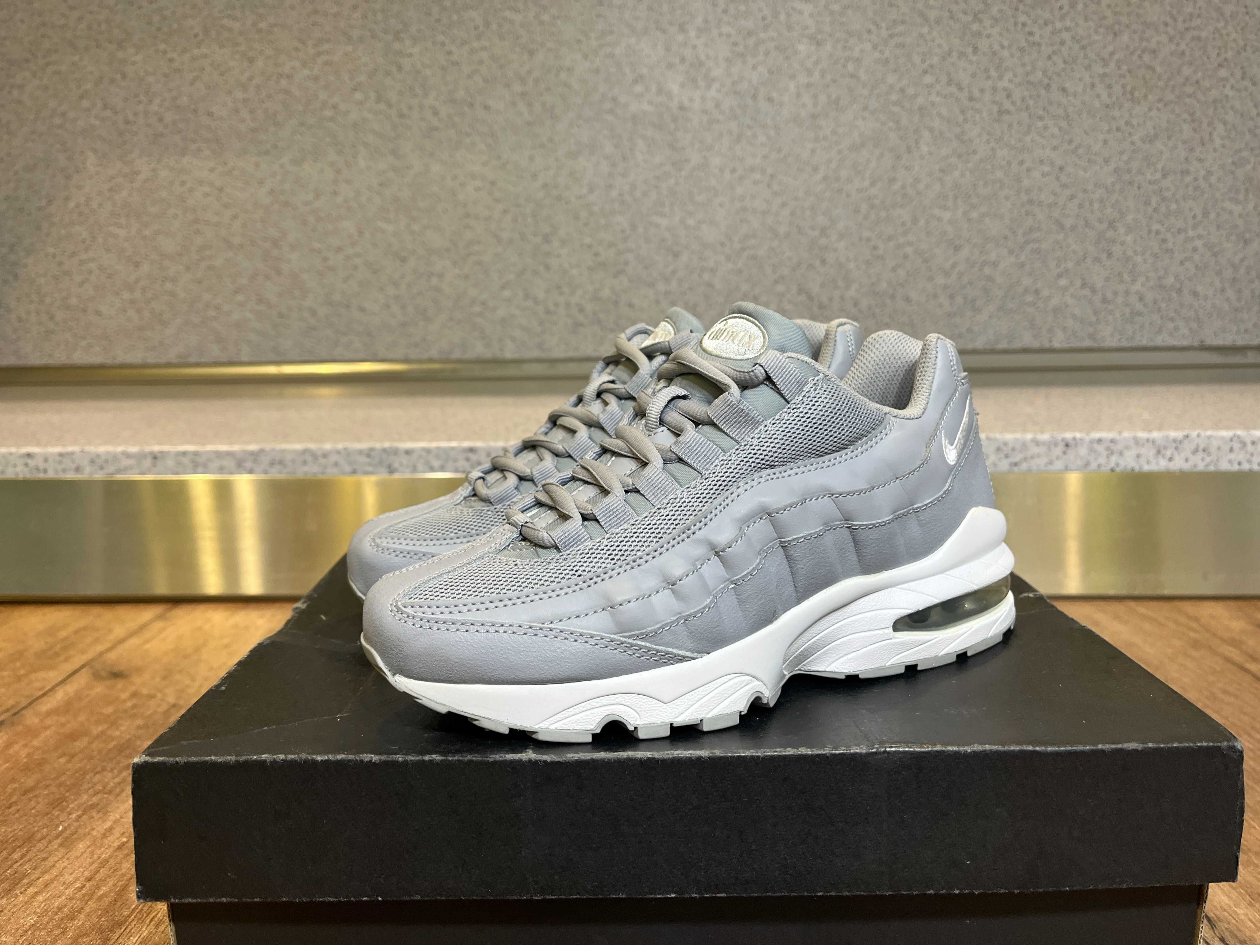 ОРИГИНАЛНИ *** Nike Air Max 95 Le / Wolf Grey White