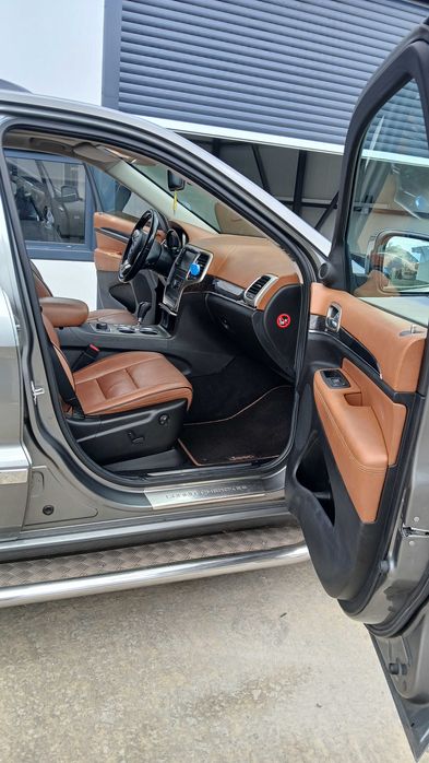 Джип Jeep Grand Cherokee Overland 3.0 CRD 4x4