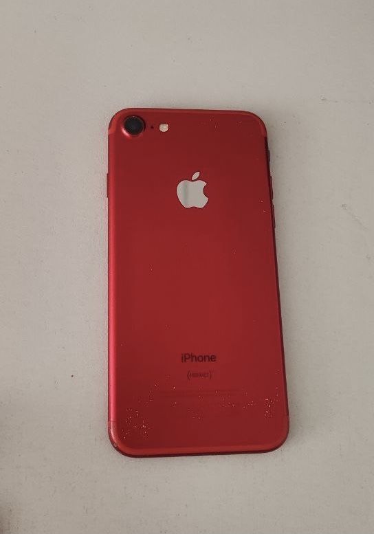 Продам Iphone 7