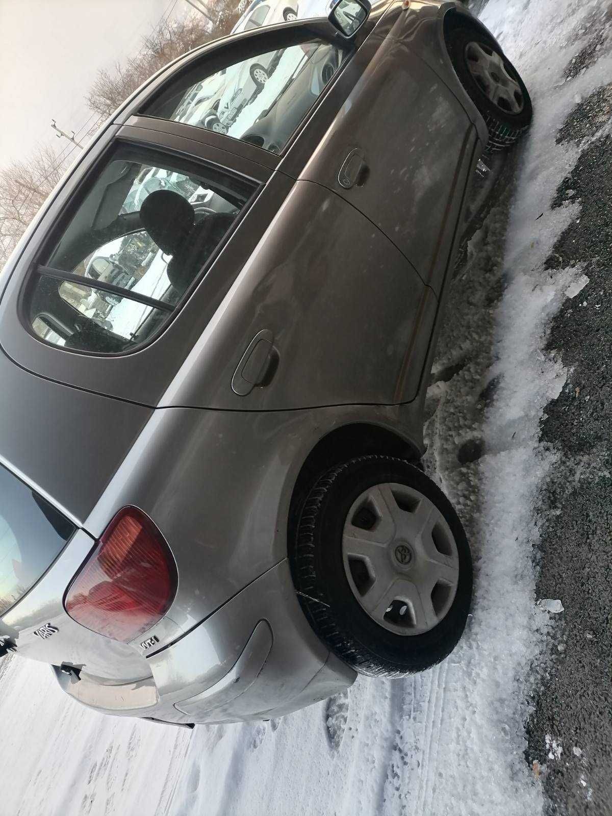 Toyota Yaris 1.0 i 16V
Април 2004 на части !