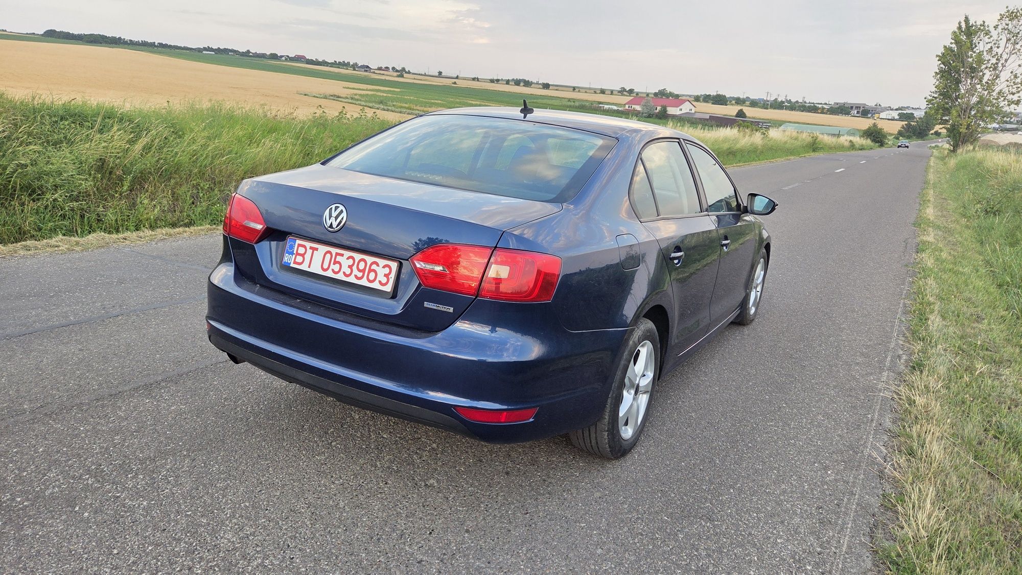 Vând vw jetta 2011 1600 diesel cutie automata