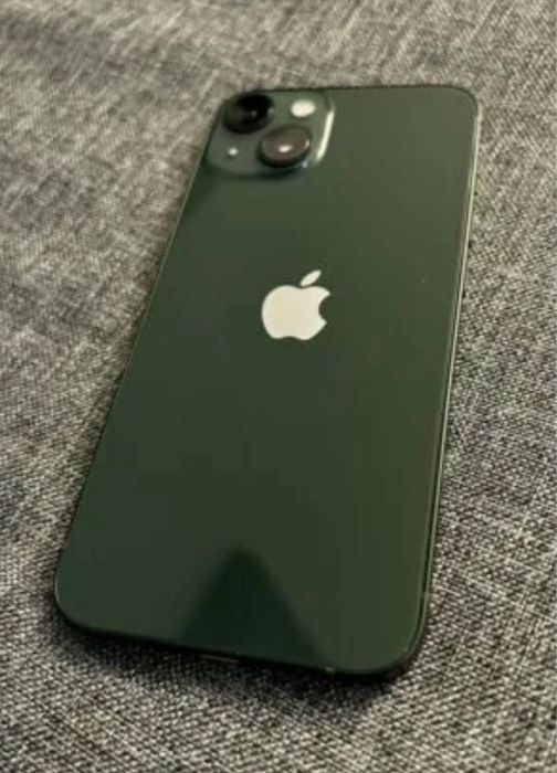 Продам айфон 13