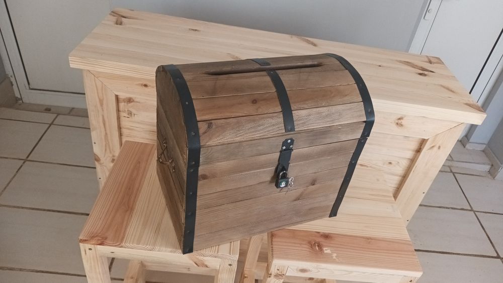 Скрин-ковчеже масивна дървесина