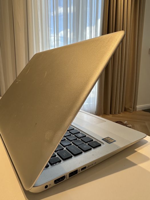 Лаптоп Acer Swift 3 (SF-31451)