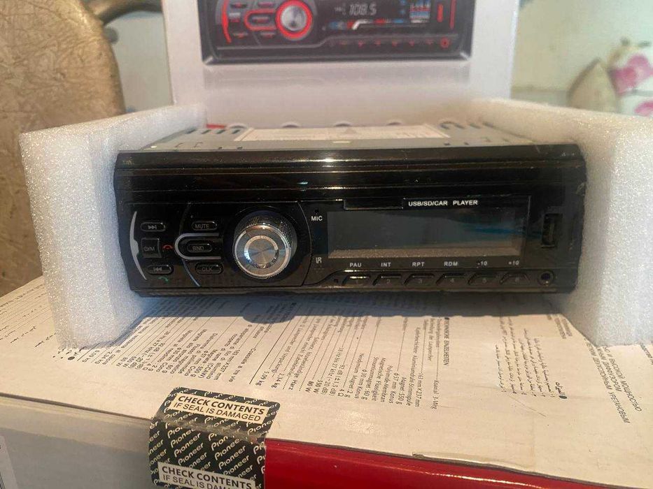 Автомагнитола с  Bluetooth, AUX, USB под флешку, радио.