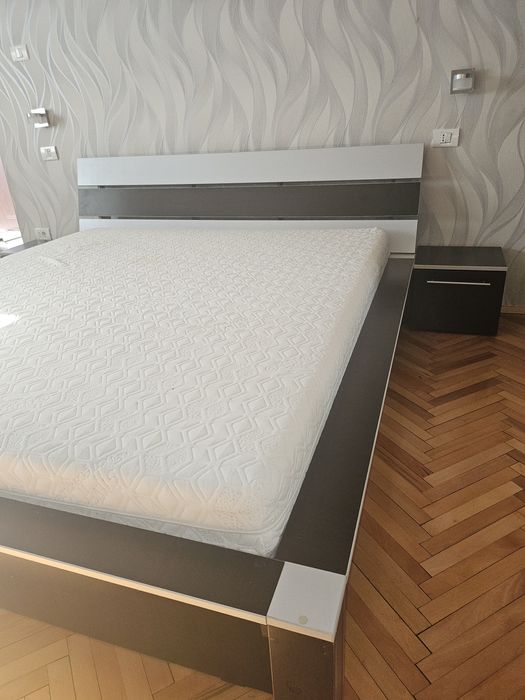 Pat de vânzare făcut din PAL si placaj pentru saltea din MDF